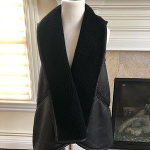 Catherine Malandrino XS faux shearling black vest